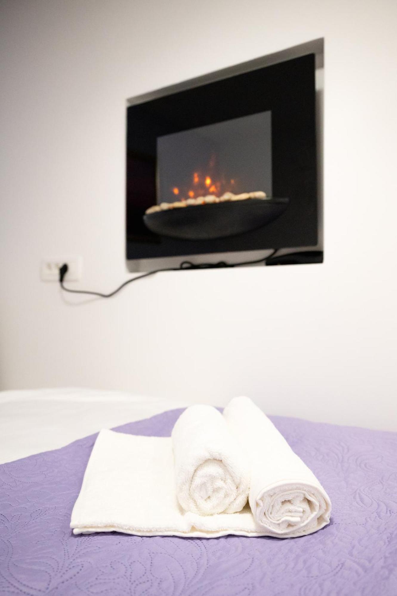 Lev Apartments Изола Екстериор снимка