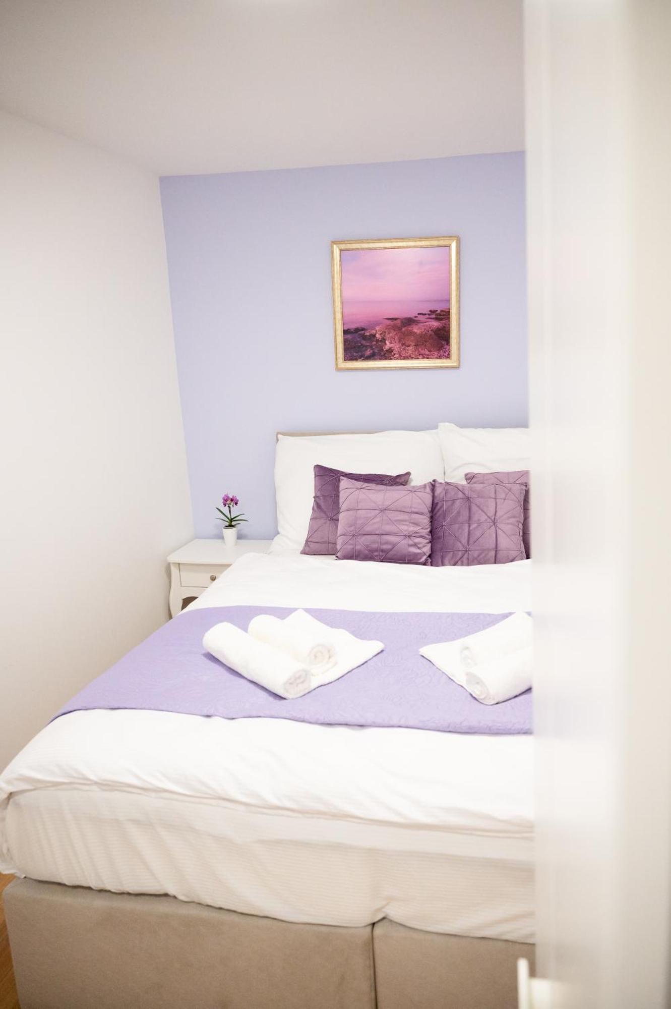 Lev Apartments Изола Екстериор снимка