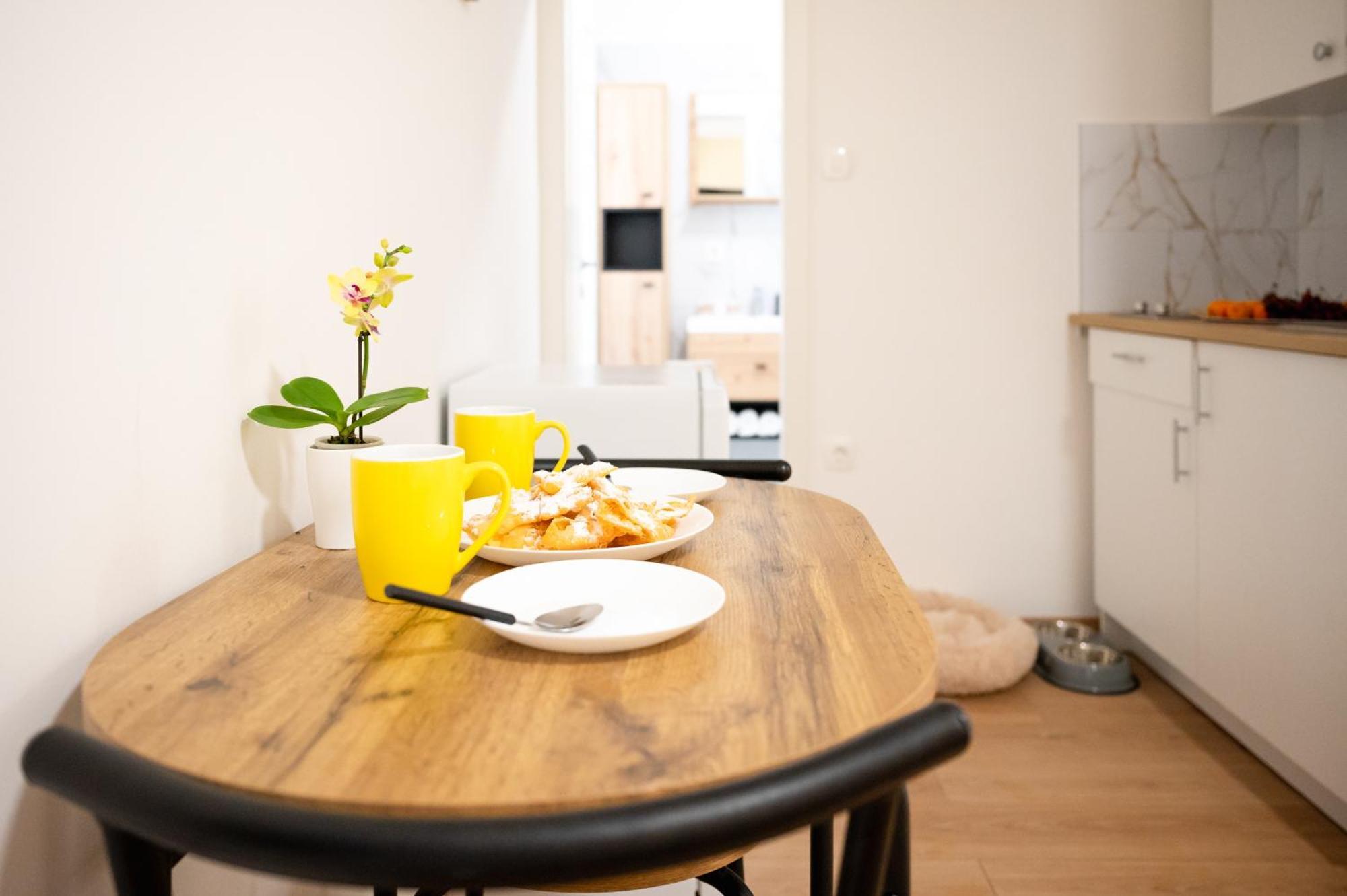 Lev Apartments Изола Екстериор снимка