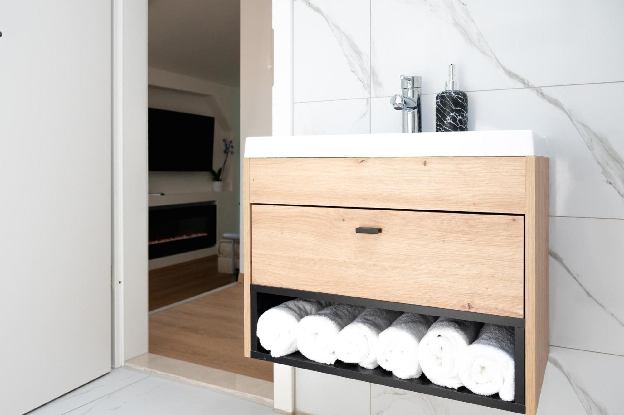 Lev Apartments Изола Стая снимка