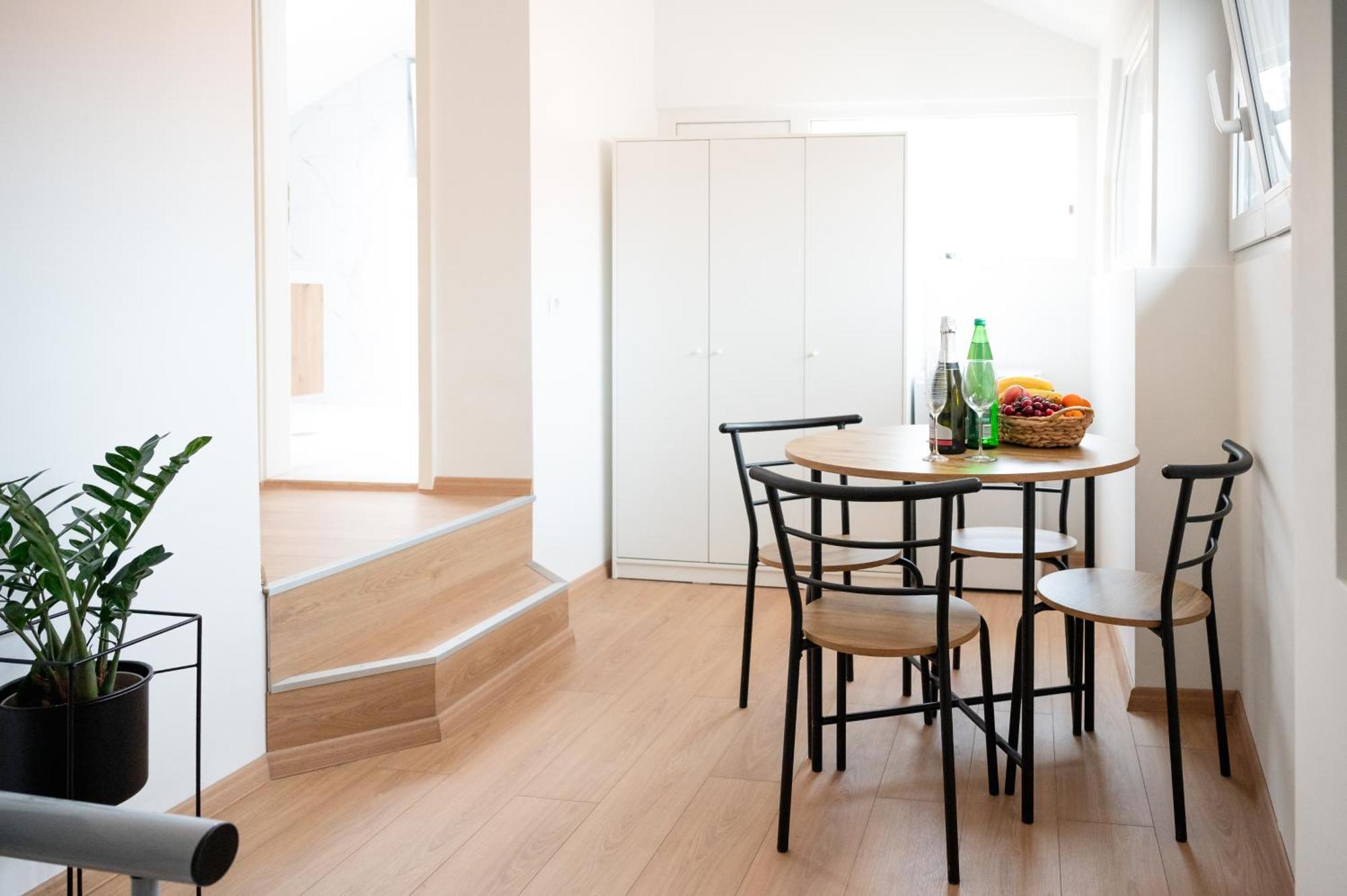 Lev Apartments Изола Екстериор снимка