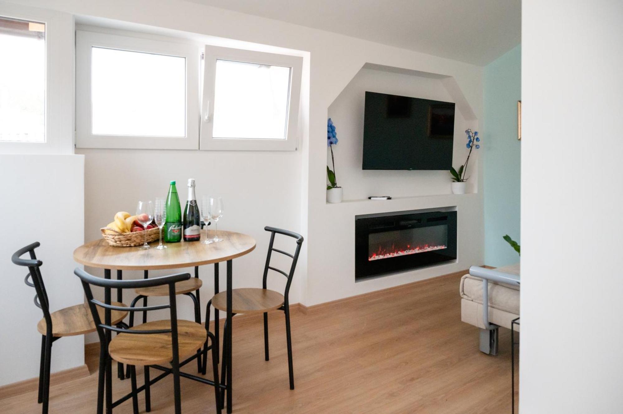 Lev Apartments Изола Екстериор снимка